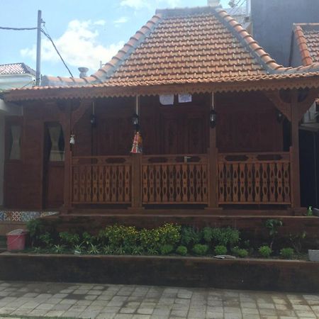 Bharata Beach House Keramas Exterior photo